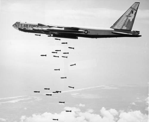 B-52投彈.jpg