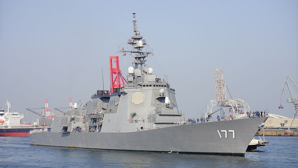 JS Atago（DDG-177） in Tenpouzan Port 20140426-01.JPG