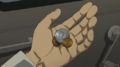 《鋼之鍊金術師》亞美斯多利斯國的通用貨幣單位為「森茲」（Senz），圖中為1枚500森茲的銀幣和2枚10森茲的銅幣