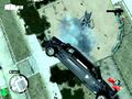 GTA4中被死亡鞦韆彈飛的車