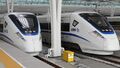 两列CRH1E动车组列车在上海虹桥站