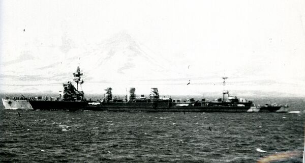 Japanese cruiser Kiso in 1942.jpg