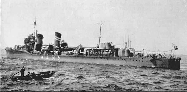 Japanese destroyer Shirayuki in 1931.jpg
