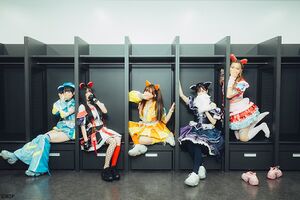 开场嘉宾梦限大MewType成员合影